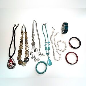 Beach Vacation Costume Jewelry 10 Piece Assorted Size Small Women’s